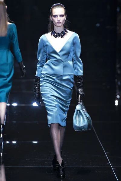 Look 32